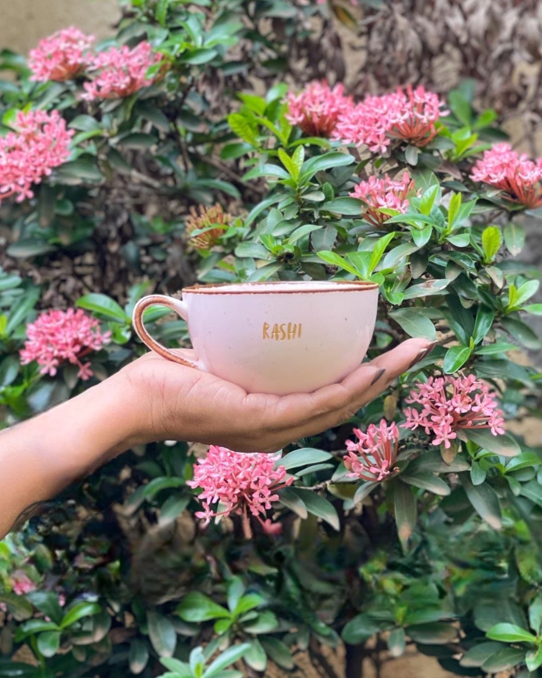 Golden Sip – Personalized Pastel Mug