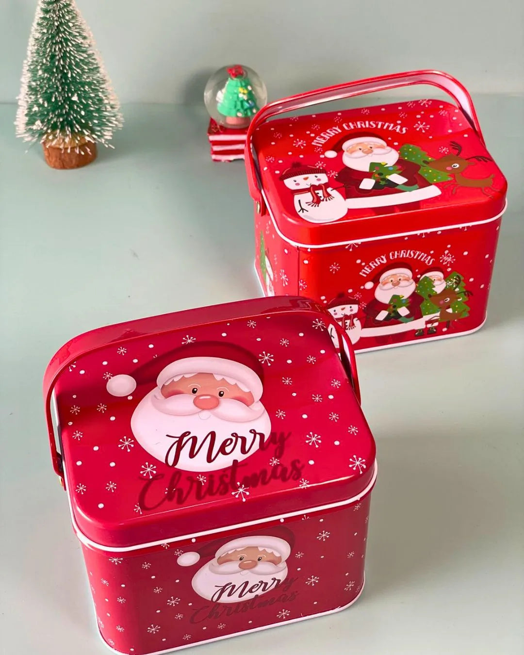 Merry Carry Box tin gift box with handle, red lid with Santa and snowflake pattern